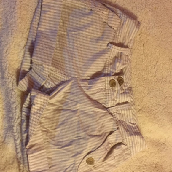 Gap Shorts - Picture 2 of 2